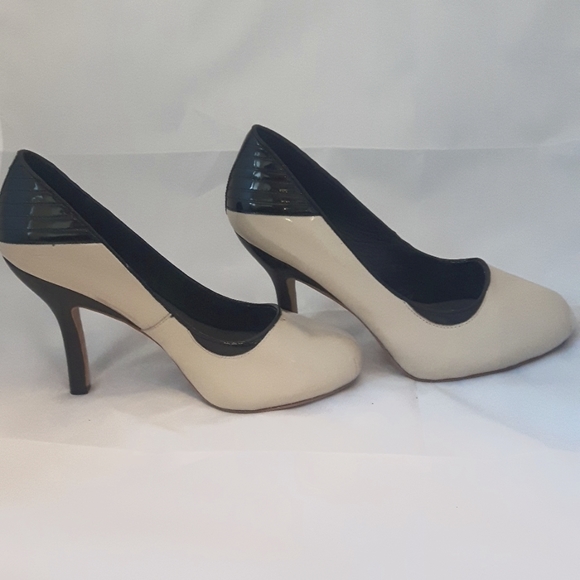 Auri Italian Leather Size 41 Nude Black Patent Leather Heels - Picture 1 of 8